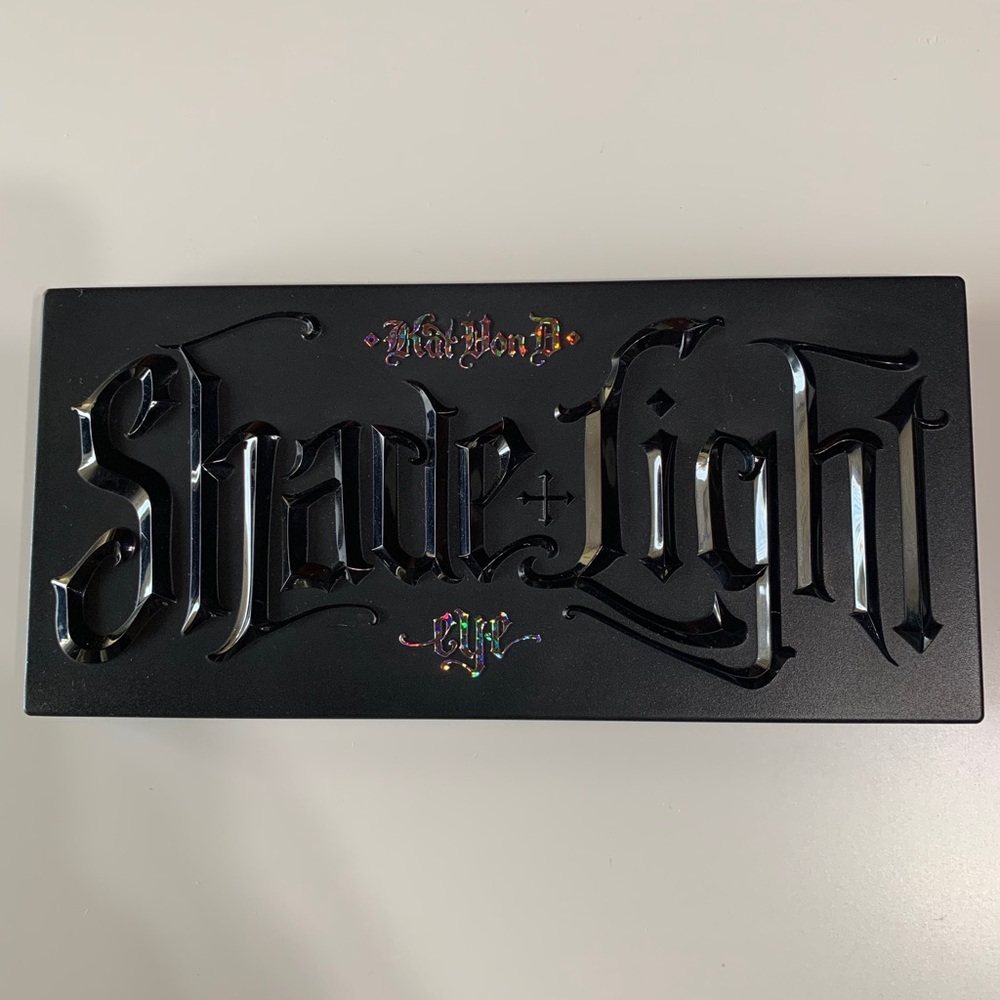 Kat Von D Shade+Light glimmer eye contour palette